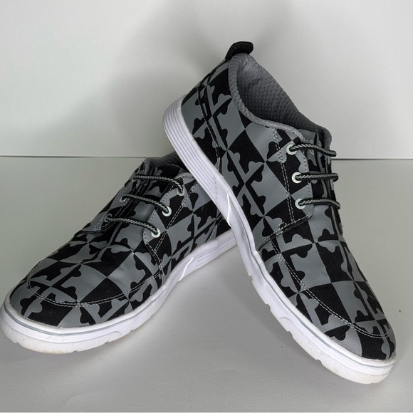 Under Armour Other - Under Armour Black and Gray Sneakers with Maryland Flag Pattern